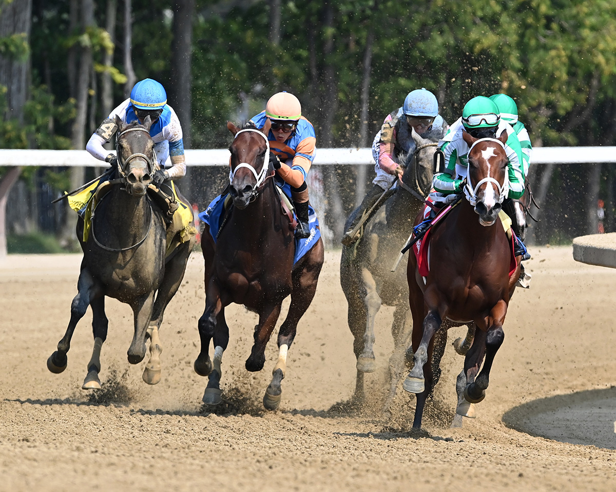 Powering towards the camera, Florida-bred Mythical and regular rider Emisael Jaramillo, gallop along the inside rail at Saratoga, leaving behind the rest of the field. The pair held the lead to wire the 2025 Grade 3 Adirondack. (Photo: ©Jetta Vaughns)